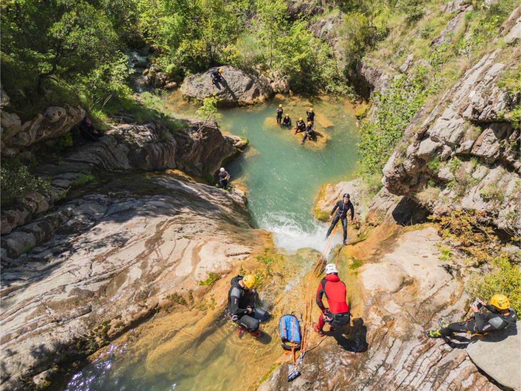 Group photo in the middle of Drenostica Canyon