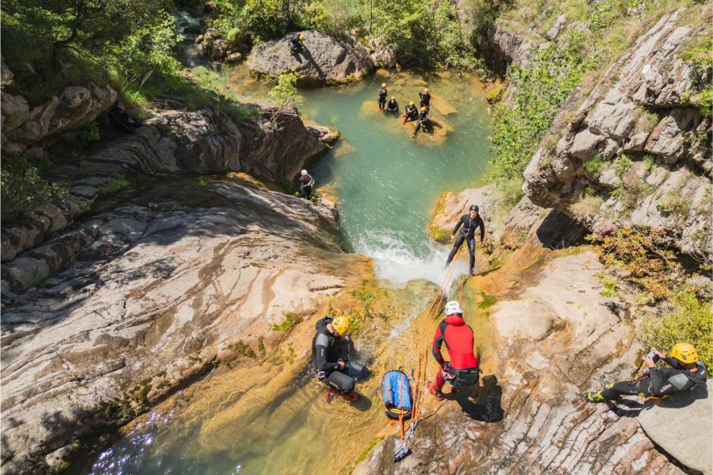 Group photo in the middle of the canyon